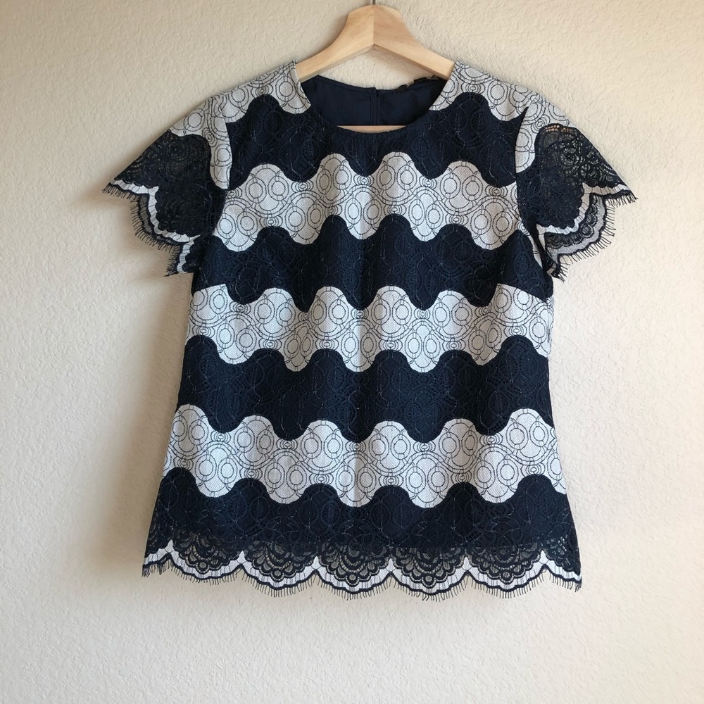NWT Banana Republic Scalloped Lace Blouse XS women’s
